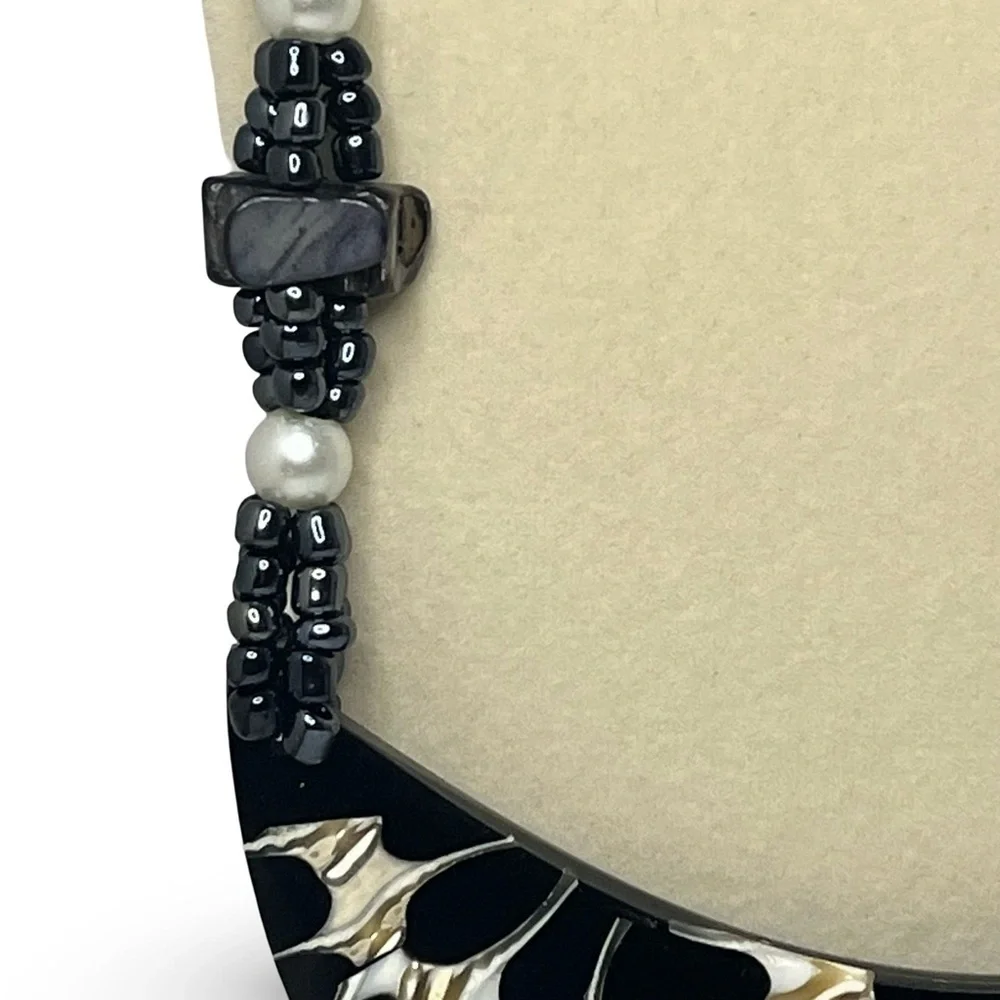 Vintage Black and White Beaded Inlaid Moonshell Necklace